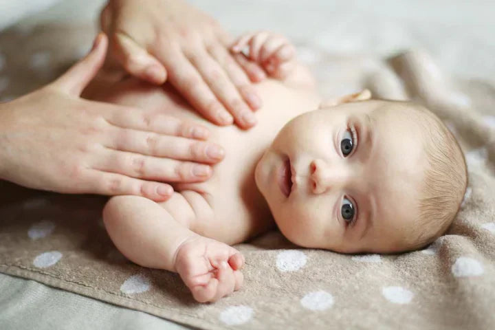 Babymassage - Bindung durch sanfte Berührung