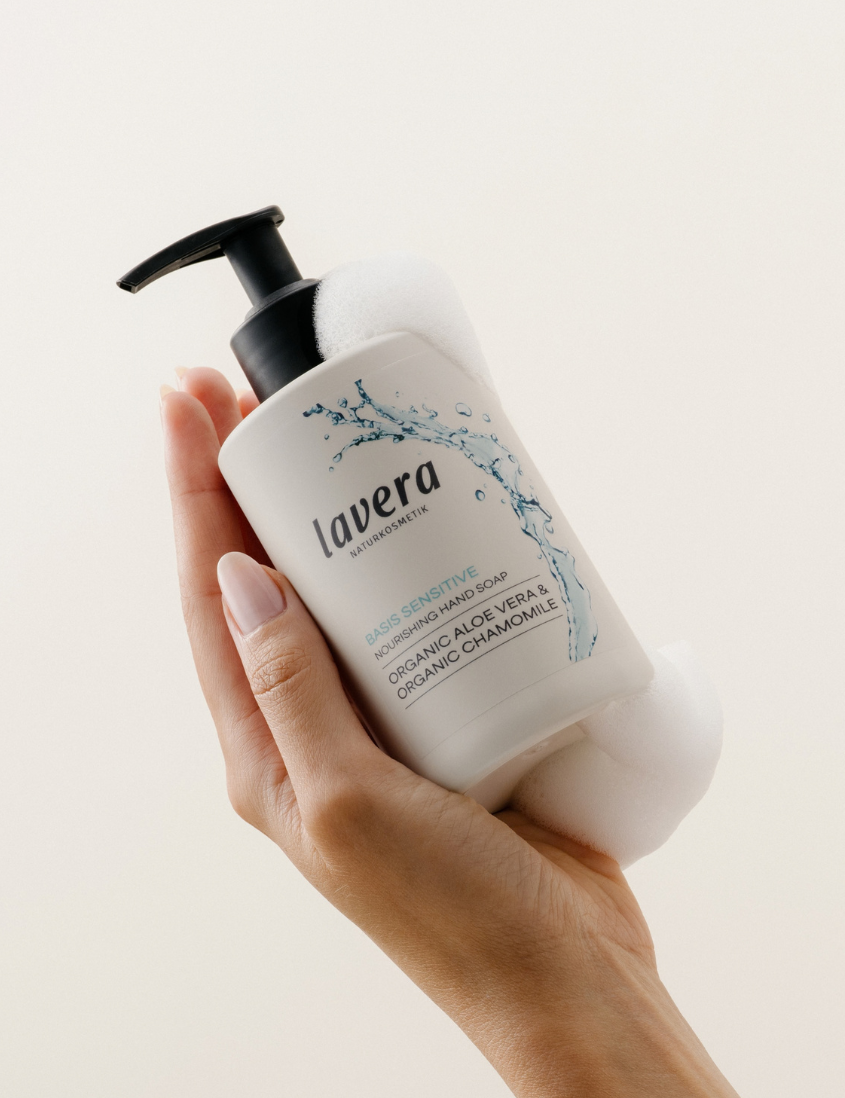 lavera Pflegeseife basis sensitive in der Anwendung