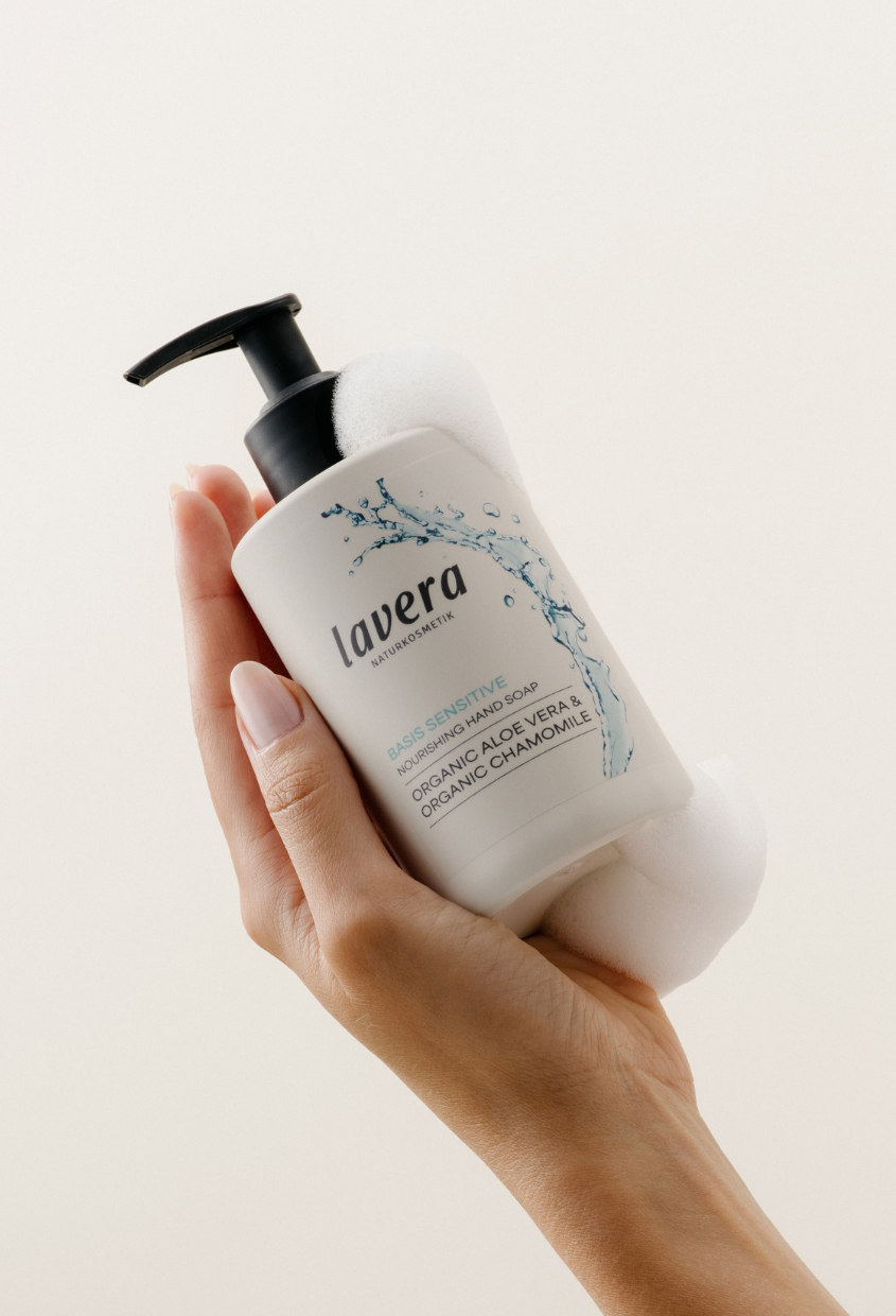 lavera Pflegeseife basis sensitive in der Anwendung
