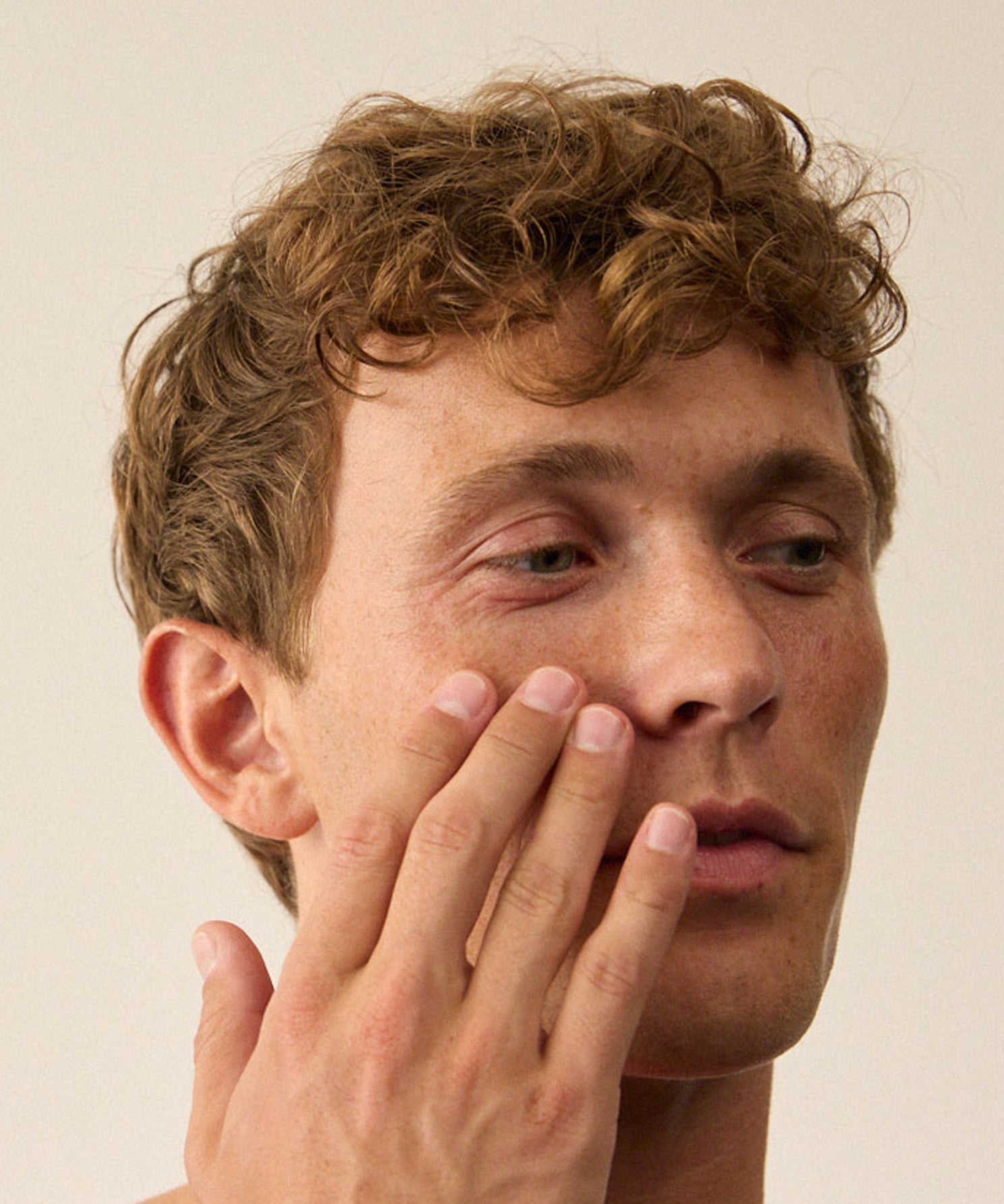 lavera Barrier Balance Nachtpflege in der Anwendung