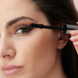 lavera Lash to Impress Mascara -Black- in der Anwendung