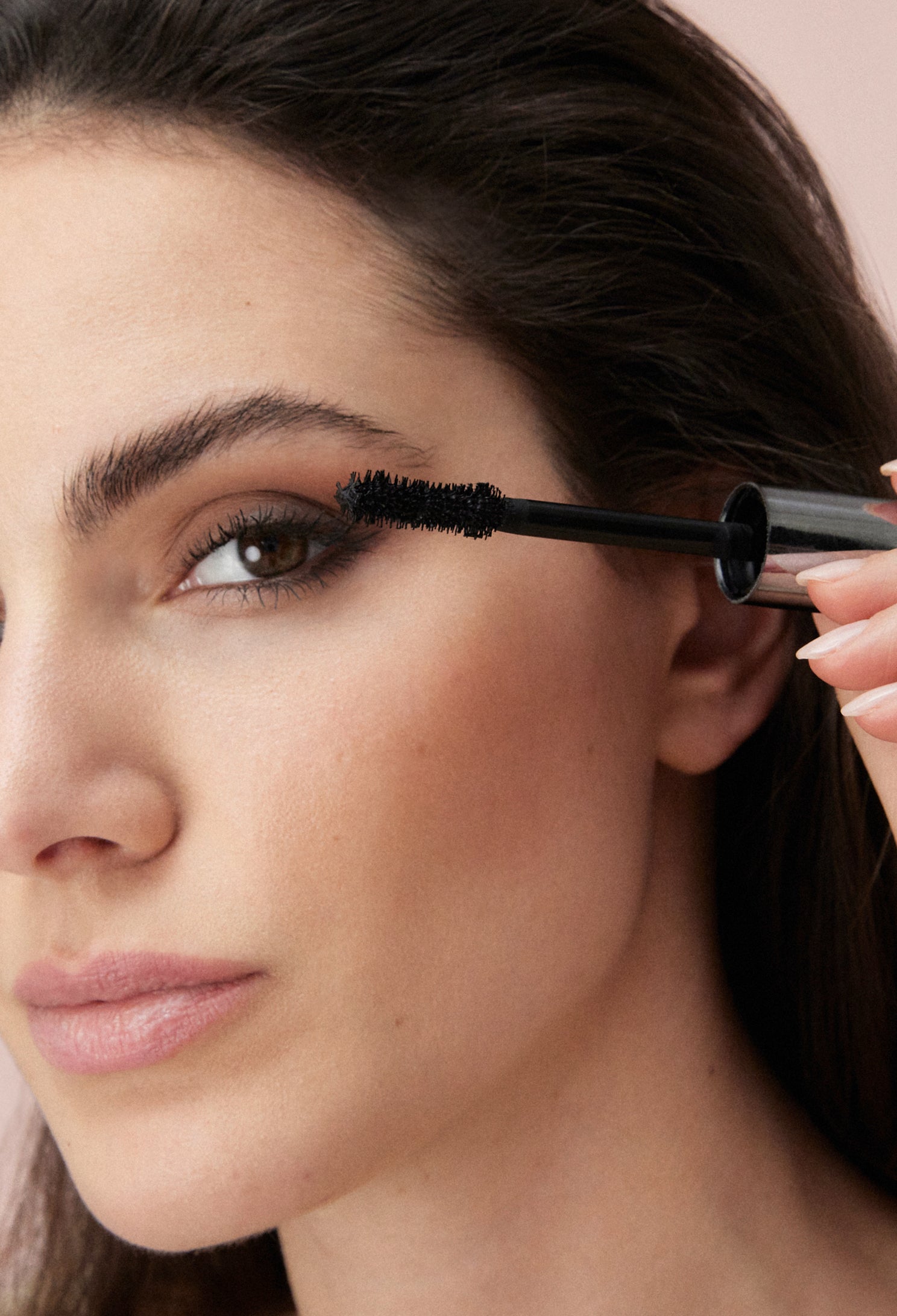 lavera Lash to Impress Mascara -Black- in der Anwendung