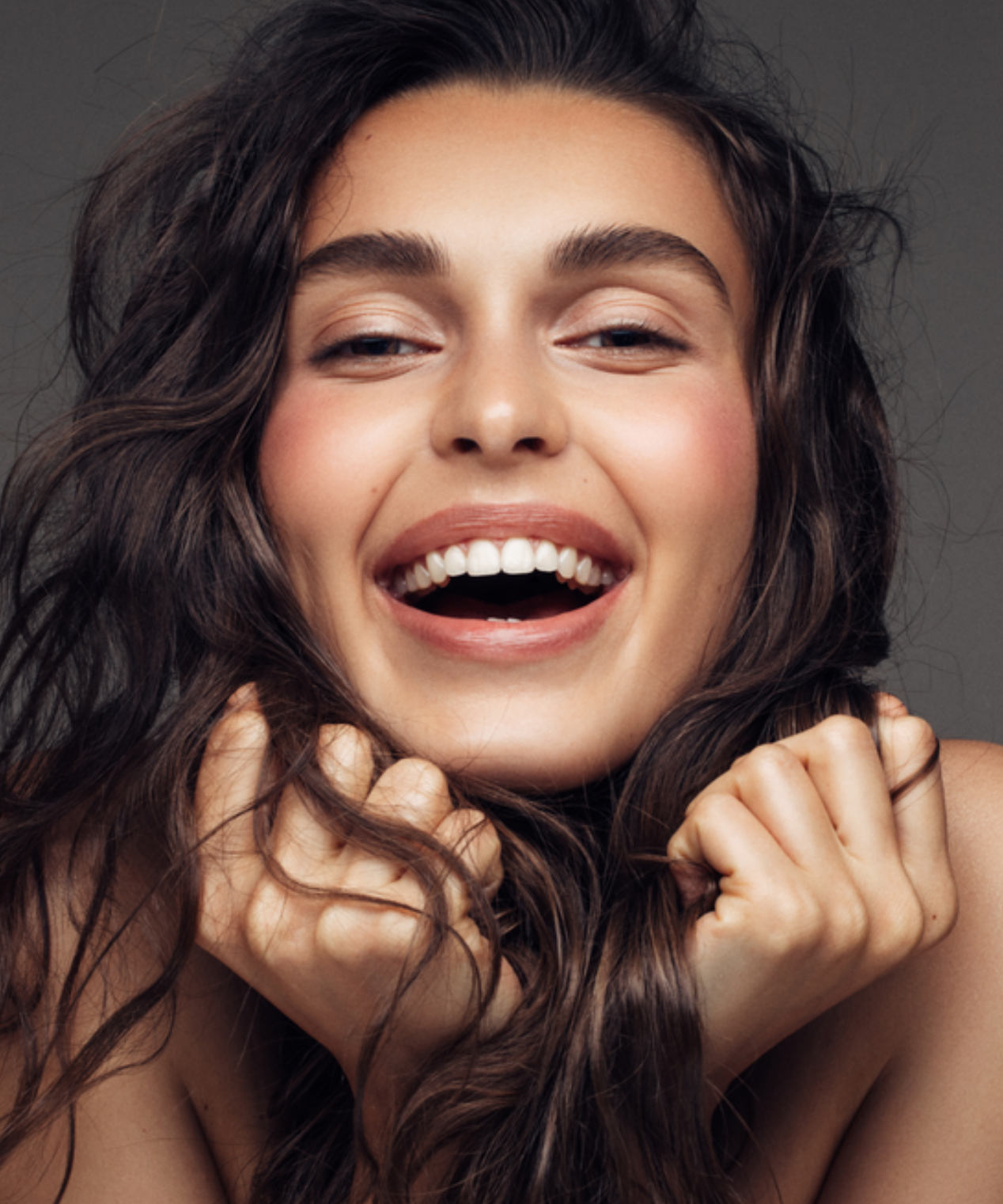 lavera Pflegeshampoo Volume & Lift in der Anwendung