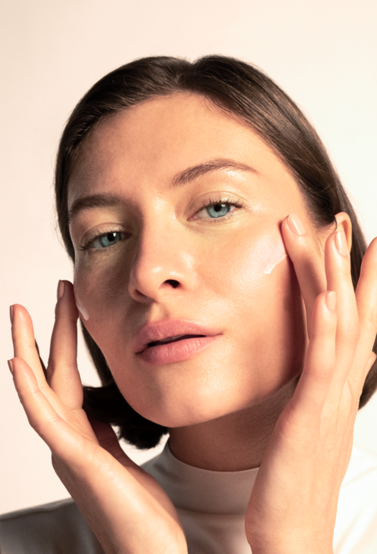 lavera Skin Longevity Nachtpflege in der Anwendung