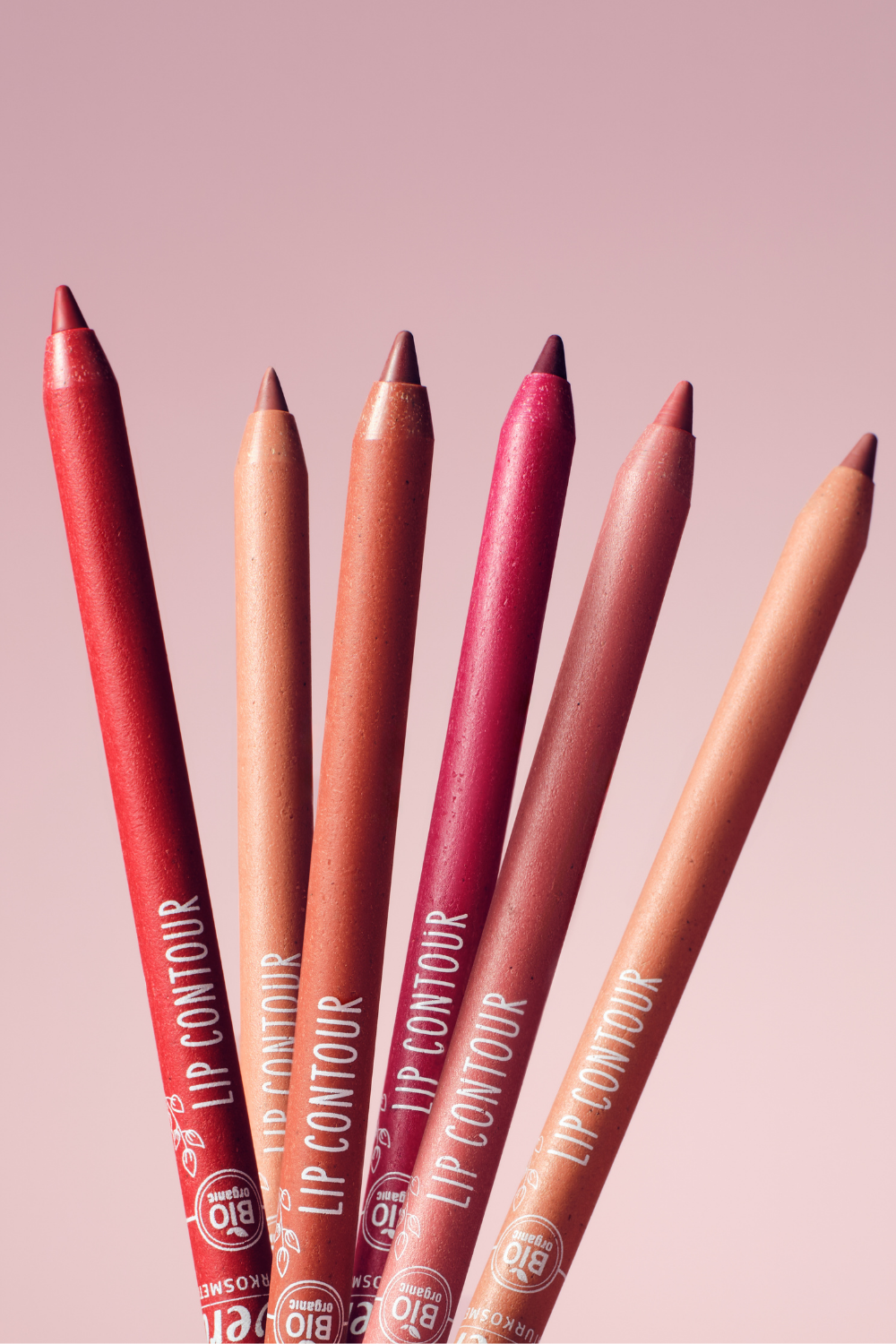 lavera Lip Contour -Mauve Brown 04- in der Anwendung