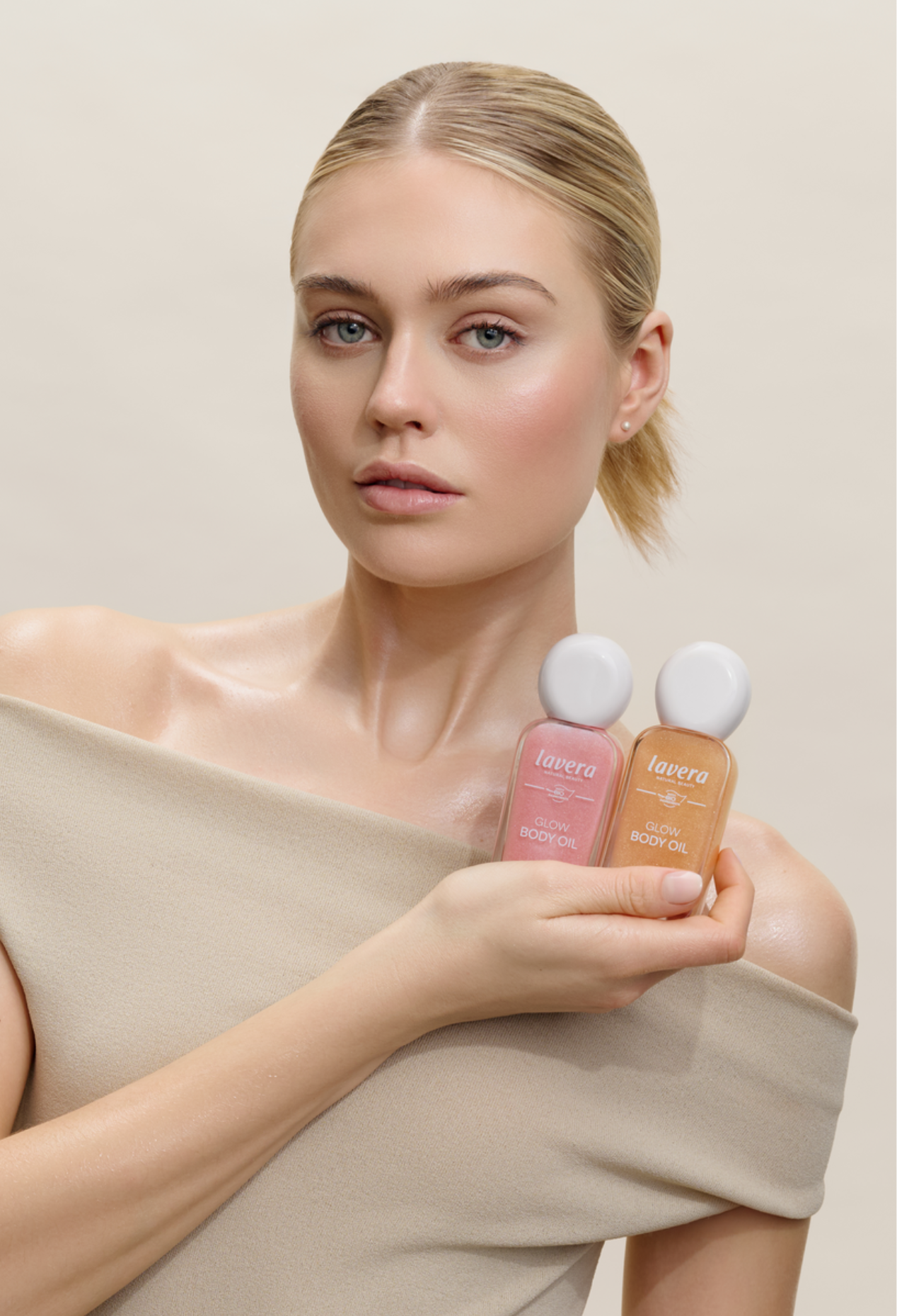 lavera Glow Body Oil -Floral Glow 01- in der Anwendung