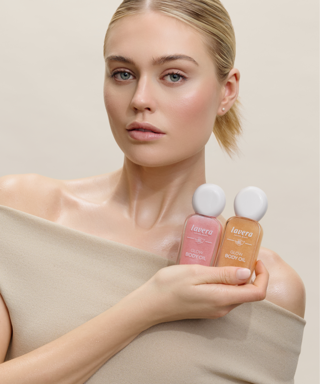 lavera Glow Body Oil -Floral Glow 01- in der Anwendung