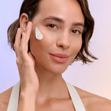 lavera Calm & Comfort Rich Cream in der Anwendung