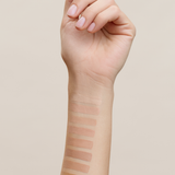 lavera Hyaluron Liquid Foundation -Warm Caramel 08- in der Anwendung