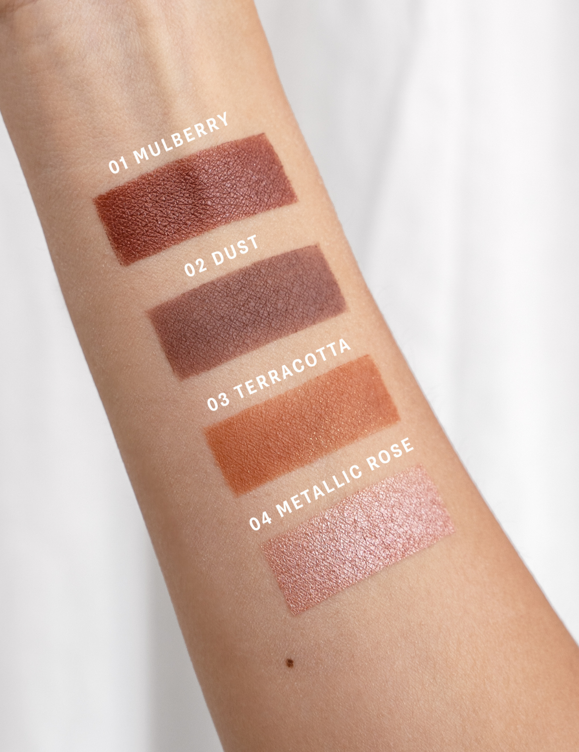 lavera Signature Colour Collection -Rosé Renaissance 02- in der Anwendung
