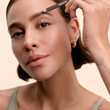 lavera Eyebrow Pencil -Brown 01- in der Anwendung