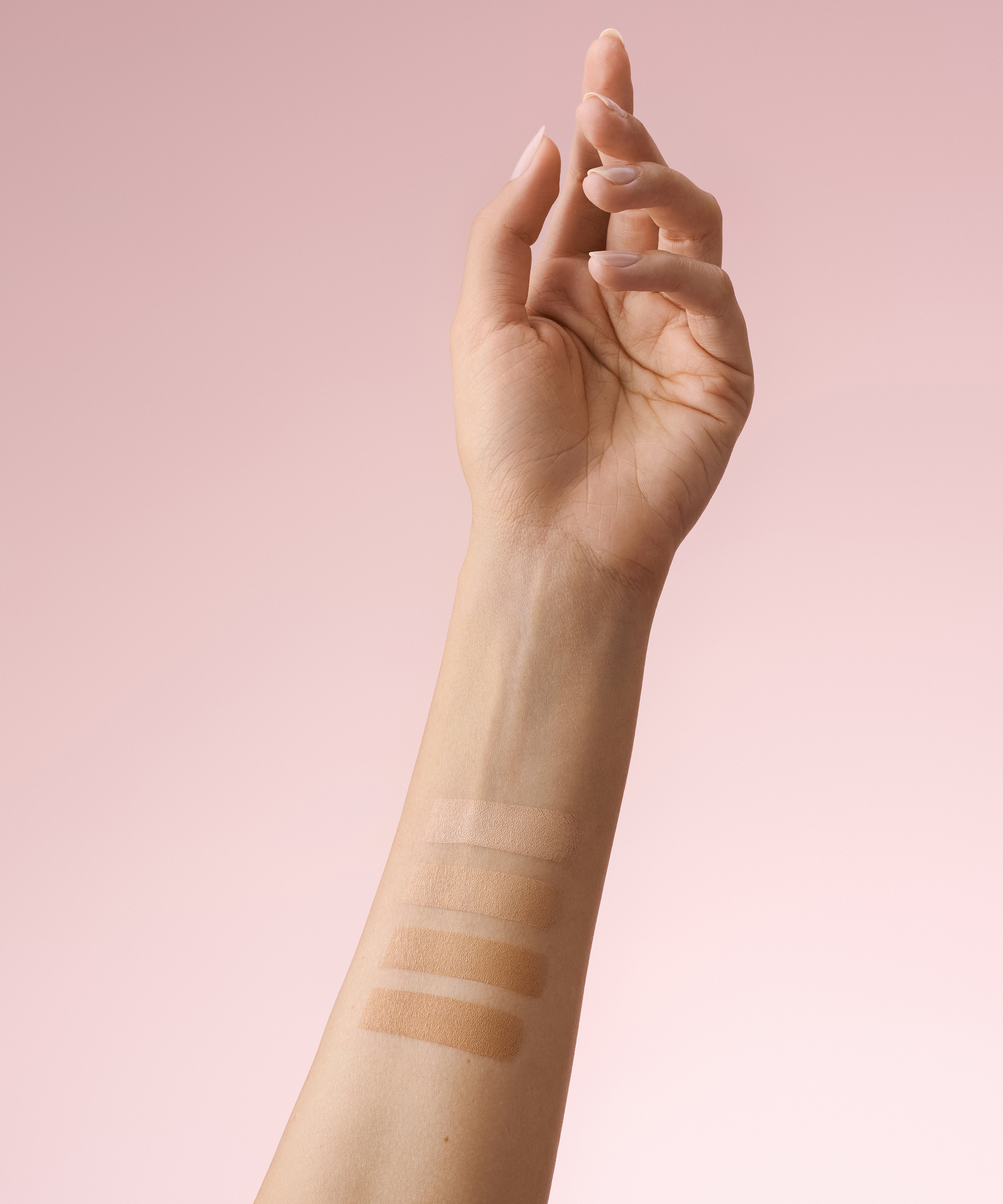 lavera Cream to Powder Foundation -Light 01- in der Anwendung