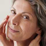 lavera MY AGE Regenerierende Nachtpflege in der Anwendung