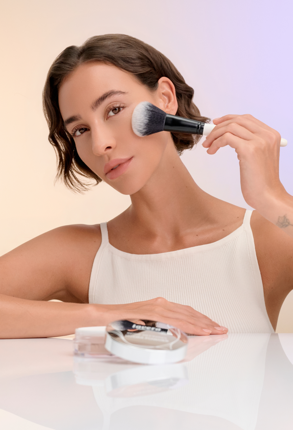 lavera Pore Refining Hydra Powder in der Anwendung