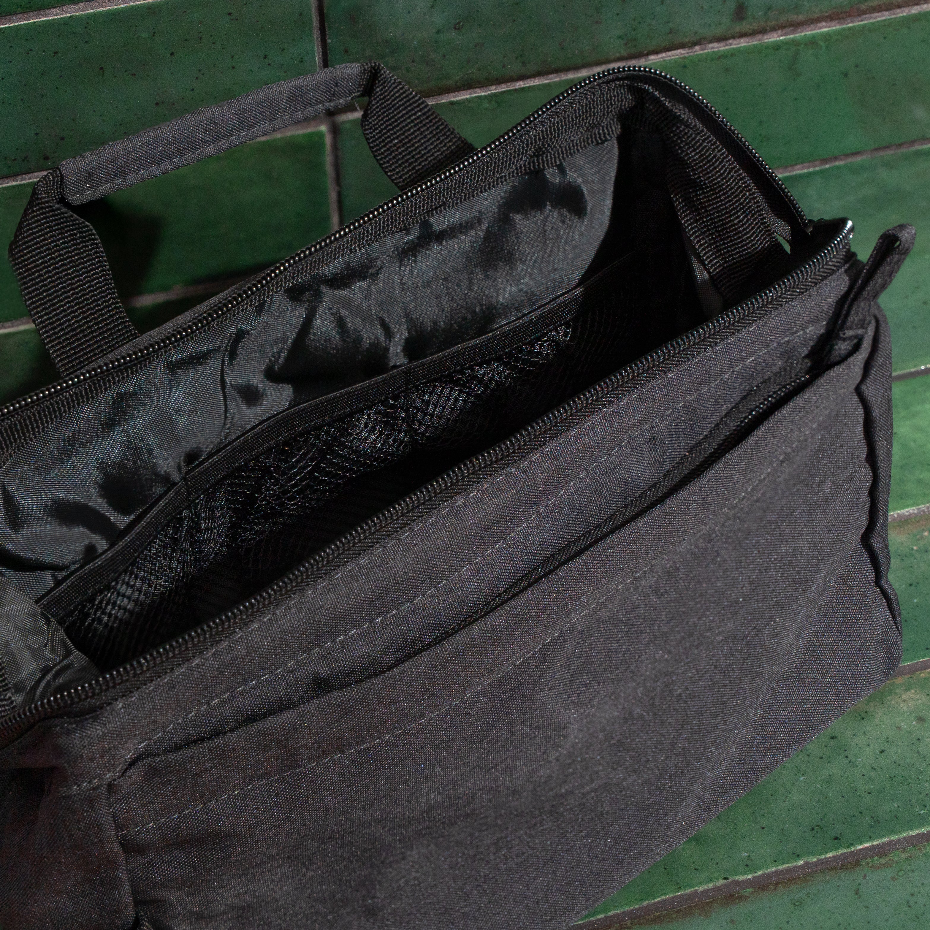 lavera Men sensitive 4in1 Pflege-Set + Kulturbeutel