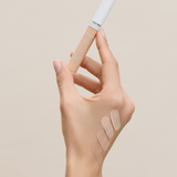 lavera Radiant Skin Concealer -Medium 03- in der Anwendung