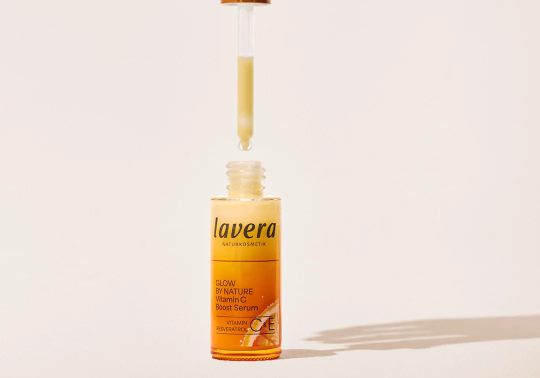 Glow by Nature Vitamin C Boost Serum geöffnet