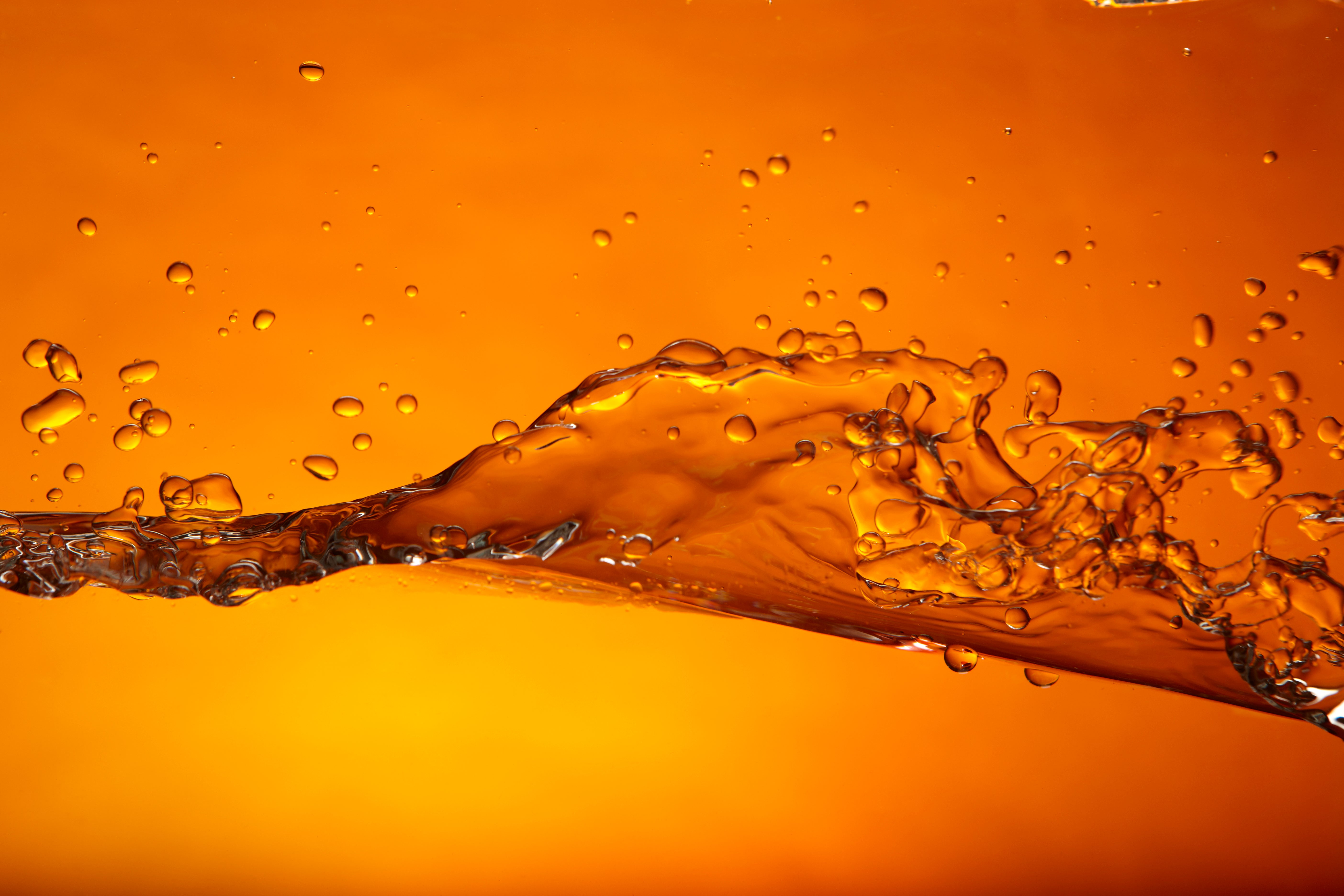 orangene Flüssigkeit