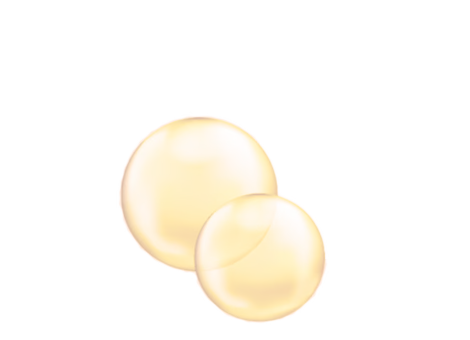 Zwei goldene Q10-Kapseln auf weißem Hintergrund