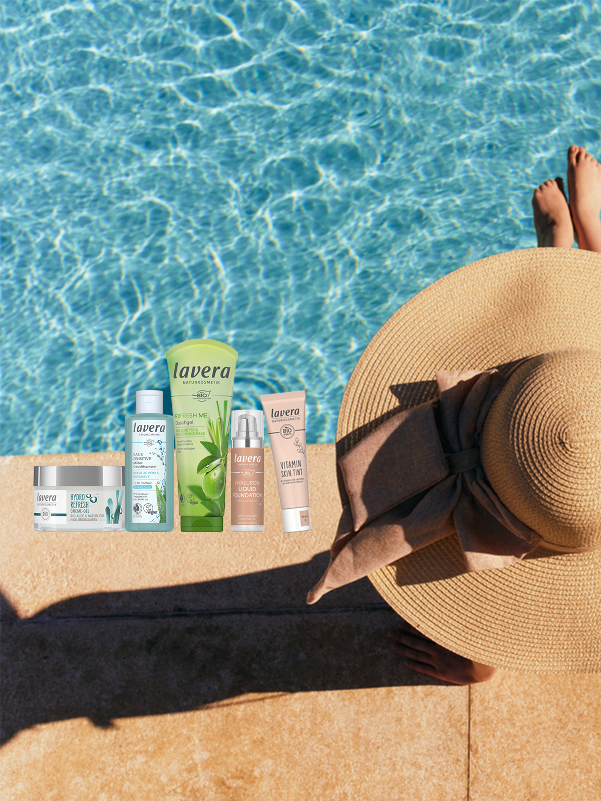 Frau mit Sonnenhut am Pool, mit verschiedenen lavera Produkten im Bild