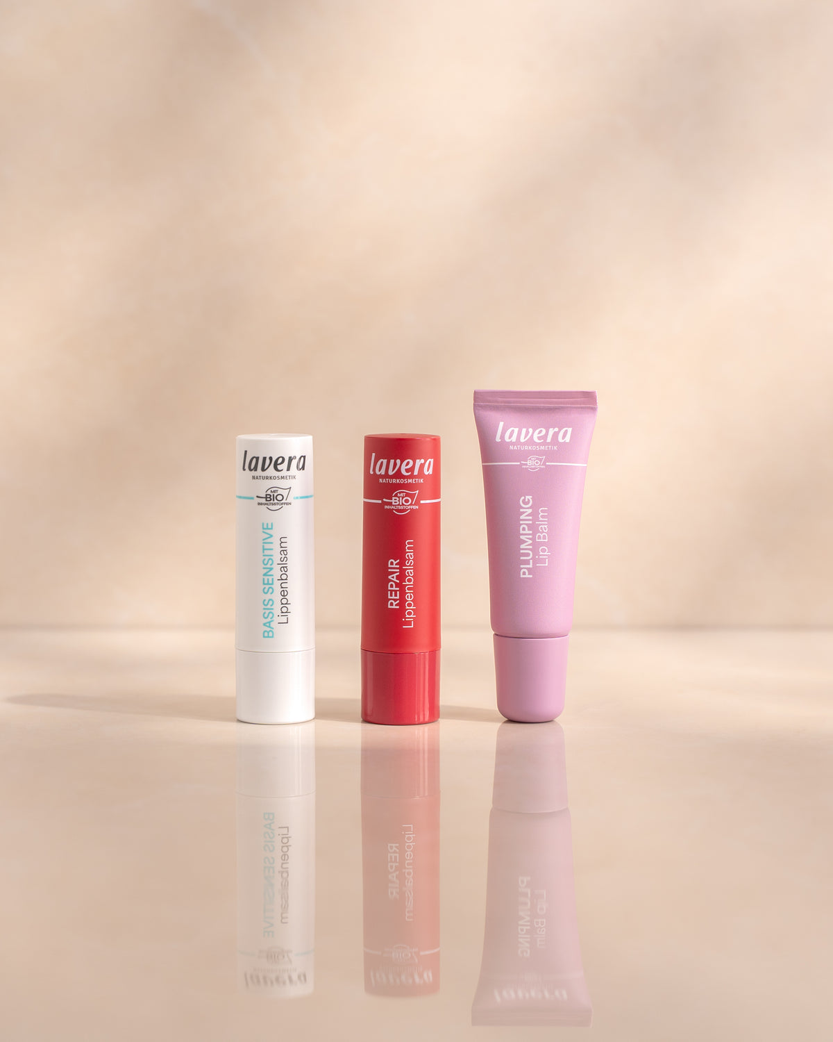 lavera Plumping Lippenbalsam in der Anwendung
