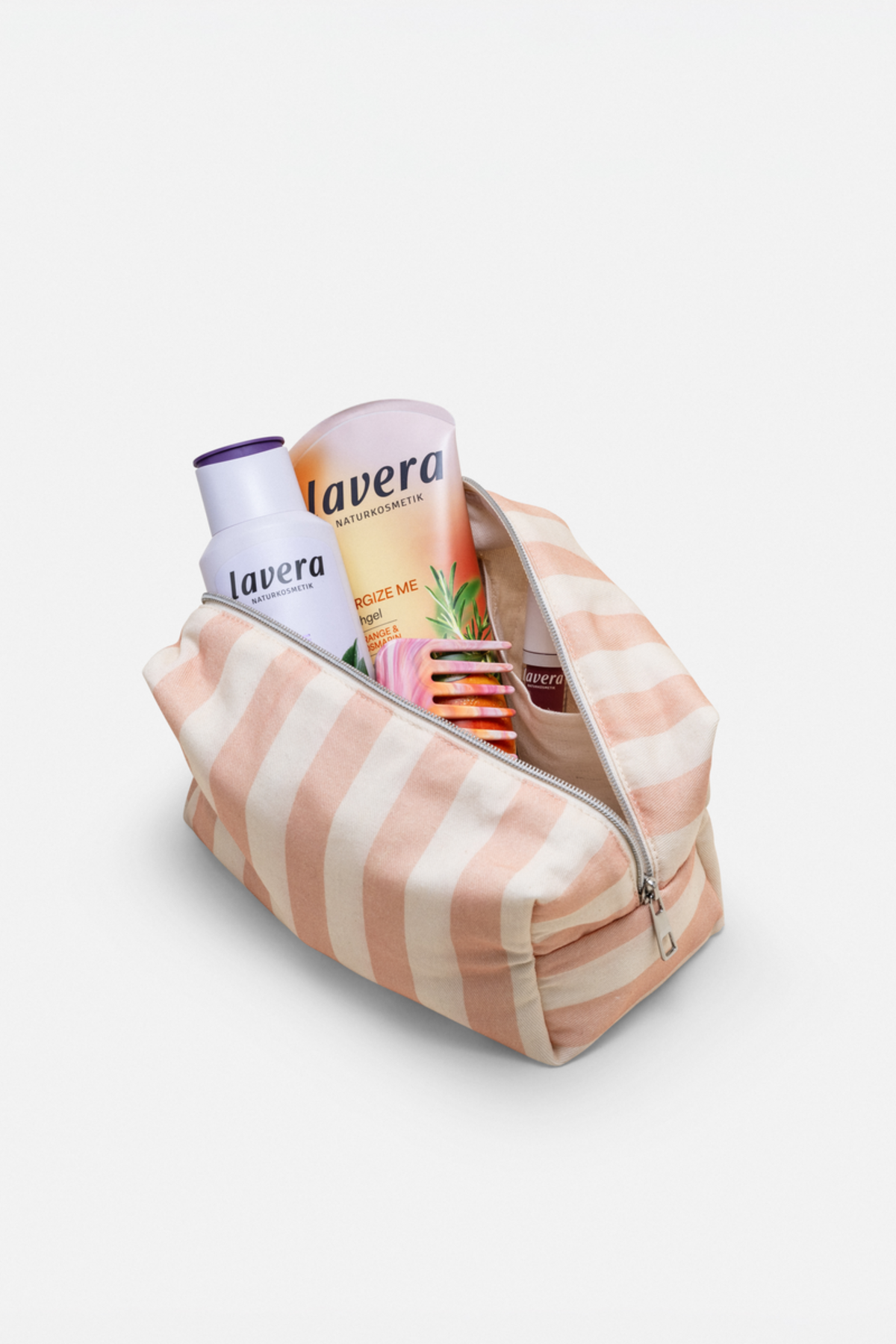 lavera Kosmetiktasche – Sunset Stripes in der Anwendung