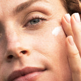 lavera basis sensitiv Anti-Falten Feuchtigkeitscreme Q10 in der Anwendung