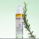 lavera Cellulite 2-Phasen Body Serum in der Anwendung