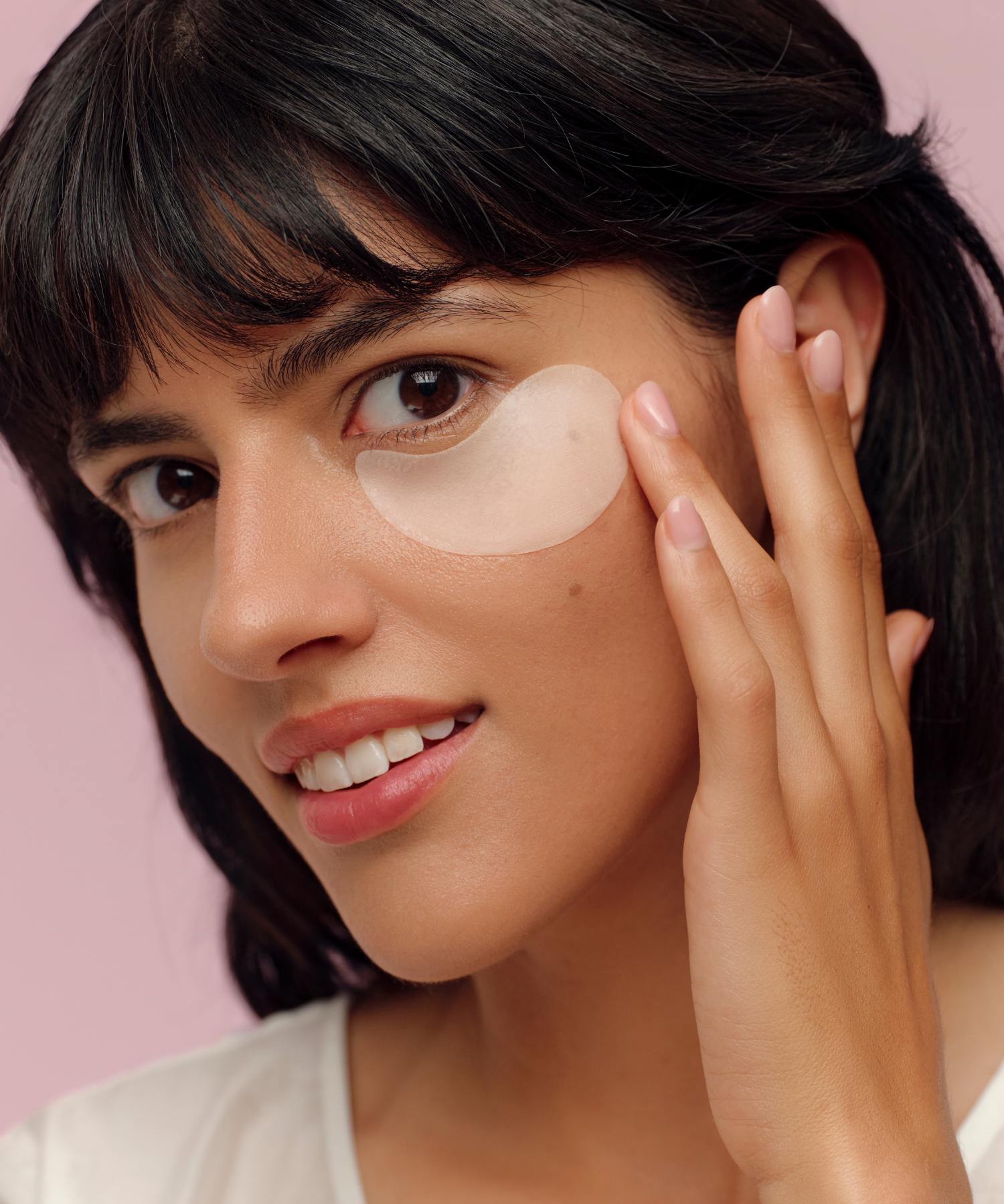 lavera Depuff & Hydration Eye Patches in der Anwendung